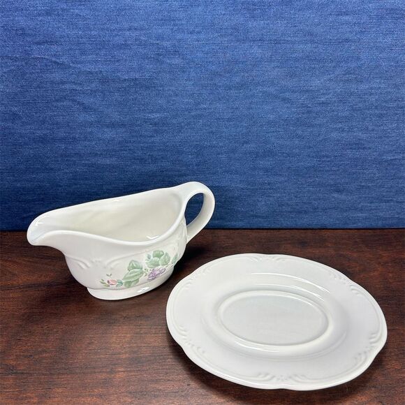 Pfaltzgraff Grapevine Gravy Boat Set with Under Plate - Multicolor Ceramic - Picture 2 of 6